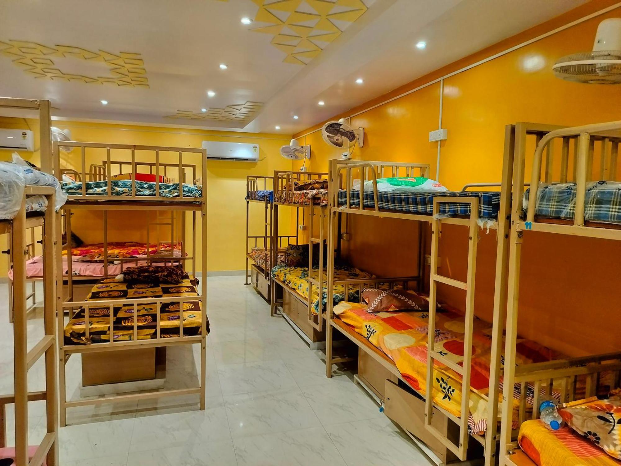 Auberge de jeunesse Sri Durga Jatri Nibasa à Brahmapur Extérieur photo